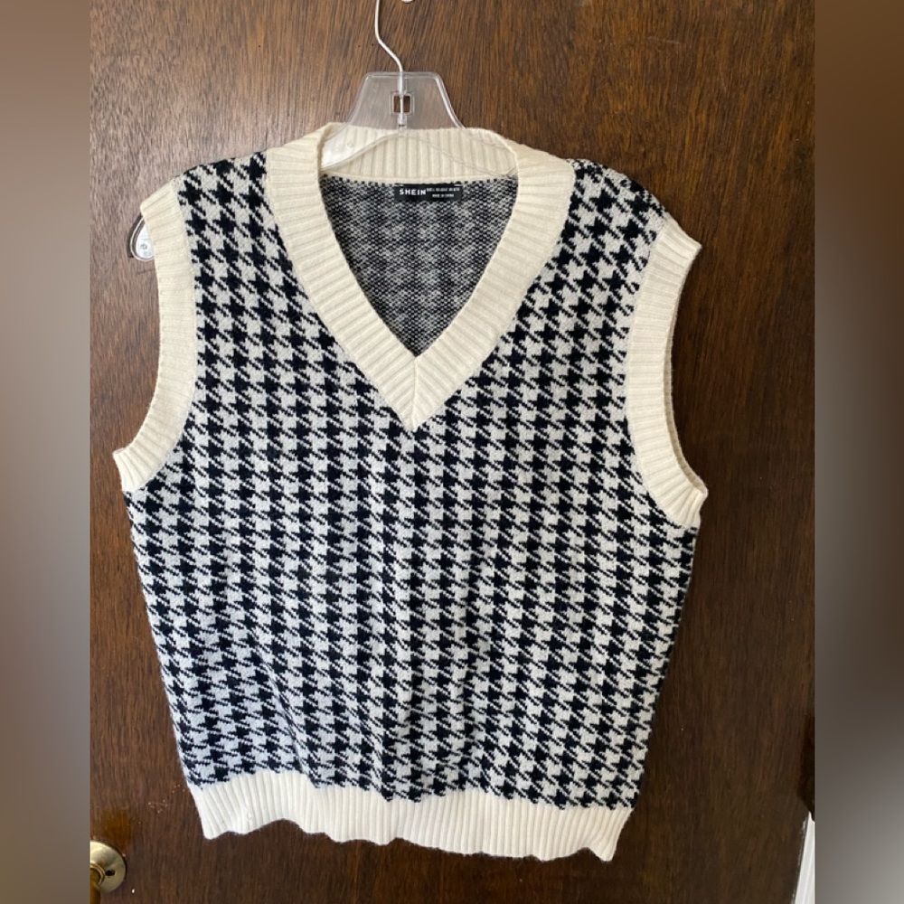 Shein Women's Size LSleeveless Houndstooth Vest Cream Black.